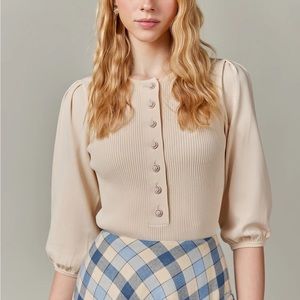 Apparalel RIBBED KNIT TOP WITH PEARL BUTTONS IN VANILLA